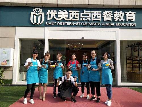 美女、咖啡、拉花 這場優(yōu)雅的邂逅唯獨(dú)缺你不行